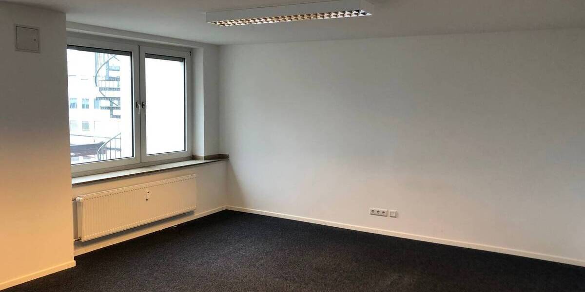 Gewerbeobjekt Düsseldorf Stadtmitte - 4 Zimmer, 125 m&sup2;, 2.500&euro; | Angebot:25738805