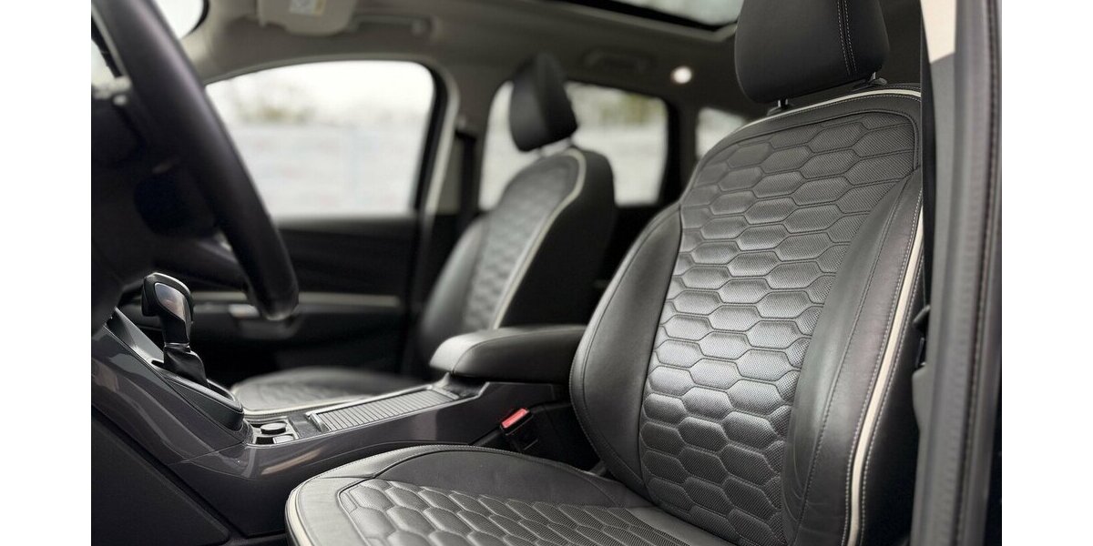 Ford Kuga Vignale / Panorama / Kamera / Keyless GO 34.000 km 21.890 &euro; Mönchengladbach 41066