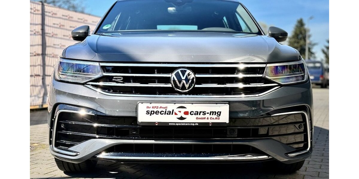 VW Tiguan R-Line / Pano / Kamera / KeylessGO 29.000 km 40.990 &euro; Mönchengladbach 41066
