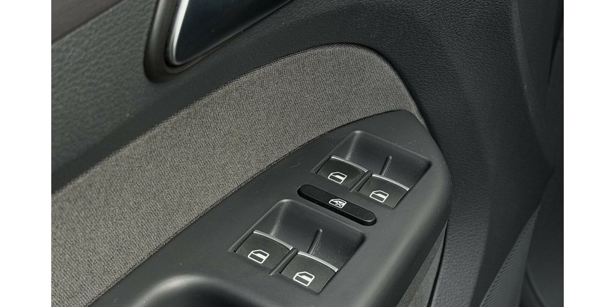 VW Touran Cross / 2,0 TDI / 170 PS / PANO / 7 Sitze 185.000 km 12.790 &euro; Mönchengladbach 41066