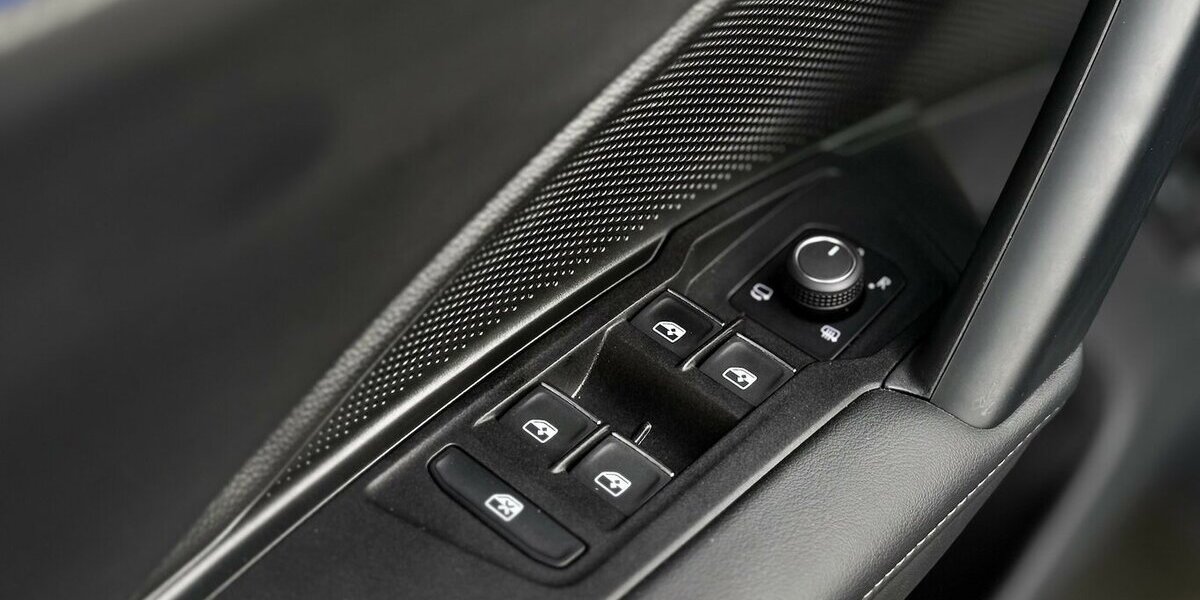 VW Tiguan R-Line/Pano/Memory/HUD/360°/Keyless 5.990 km 48.990 &euro; Mönchengladbach 41066