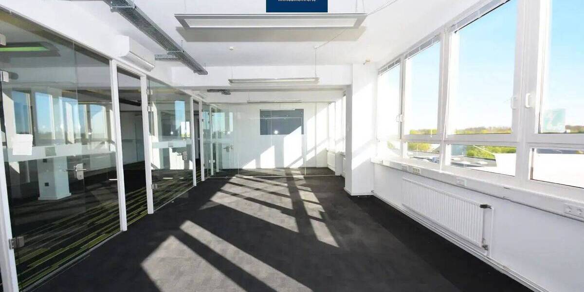 Gewerbeobjekt Düsseldorf Lichtenbroich - 8 Zimmer, 360 m&sup2;, 2.880&euro; | Angebot:26188709