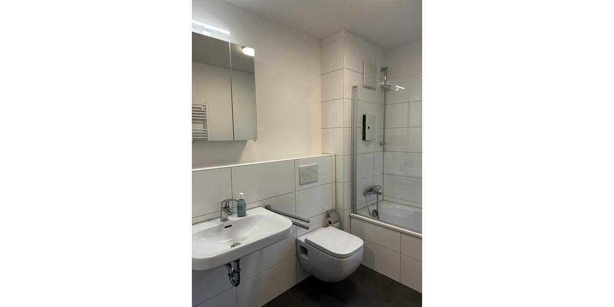 Etagenwohnung Düsseldorf Stadtbezirk 6 - 2 Zimmer, 77 m&sup2;, 1.400&euro; | Angebot:25974958