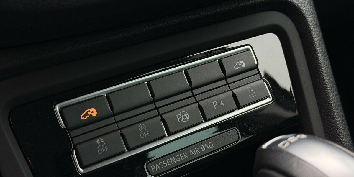 VW Sharan Sound / EL.Türe / Carplay / Kamera / DAB 113.657 km 24.590 &euro; Mönchengladbach 41066