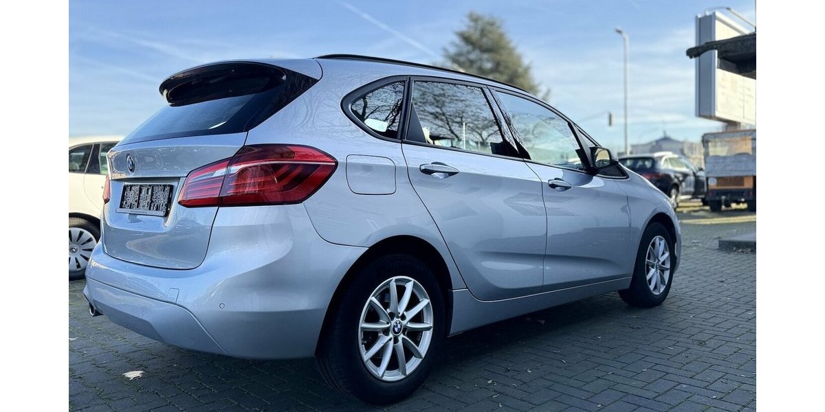 BMW 218 Active Tourer Automatik / PANO / LED / 1.Hd 65.000 km 15.900 &euro; Mönchengladbach 41066
