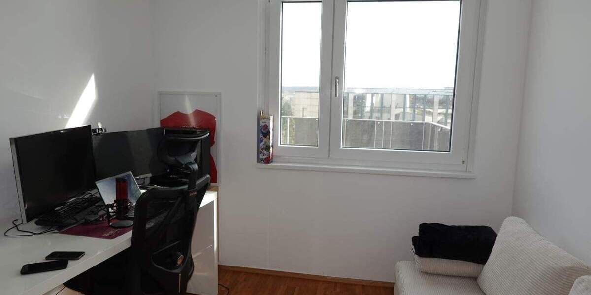 Etagenwohnung Düsseldorf Flingern Nord - 3 Zimmer, 85 m&sup2;, 1.410&euro; | Angebot:25778928