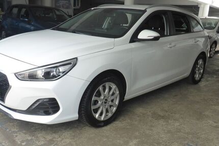 Hyundai i30 150.000 km 10.750 &euro; Düsseldorf 40223