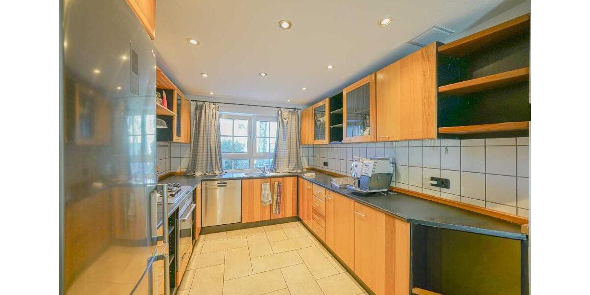 Einfamilienhaus Ratingen Tiefenbroich - 5 Zimmer, 220 m&sup2;, 2.500&euro; | Angebot:24815445