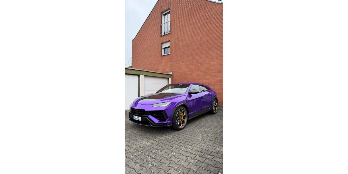 Lamborghini Urus 29.990 km 289.900 &euro; Mönchengladbach 41065