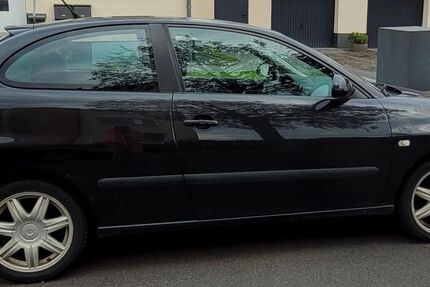 Seat Ibiza 220.220 km 1.698 &euro; DÜSSELDORF 40597