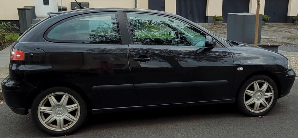 Seat Ibiza 220.220 km 1.698 &euro; DÜSSELDORF 40597