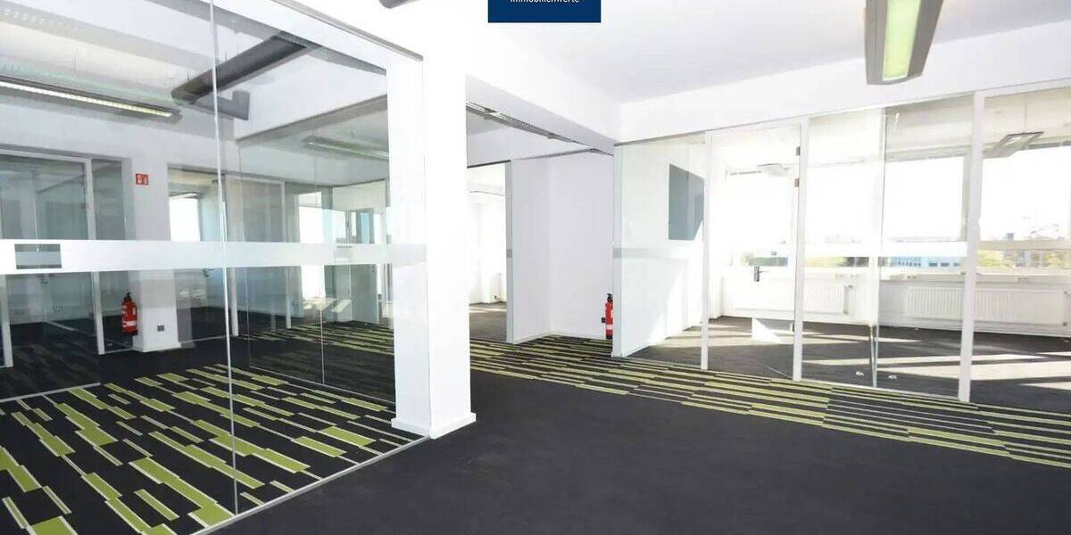 Gewerbeobjekt Düsseldorf Lichtenbroich - 8 Zimmer, 360 m&sup2;, 2.880&euro; | Angebot:26188709