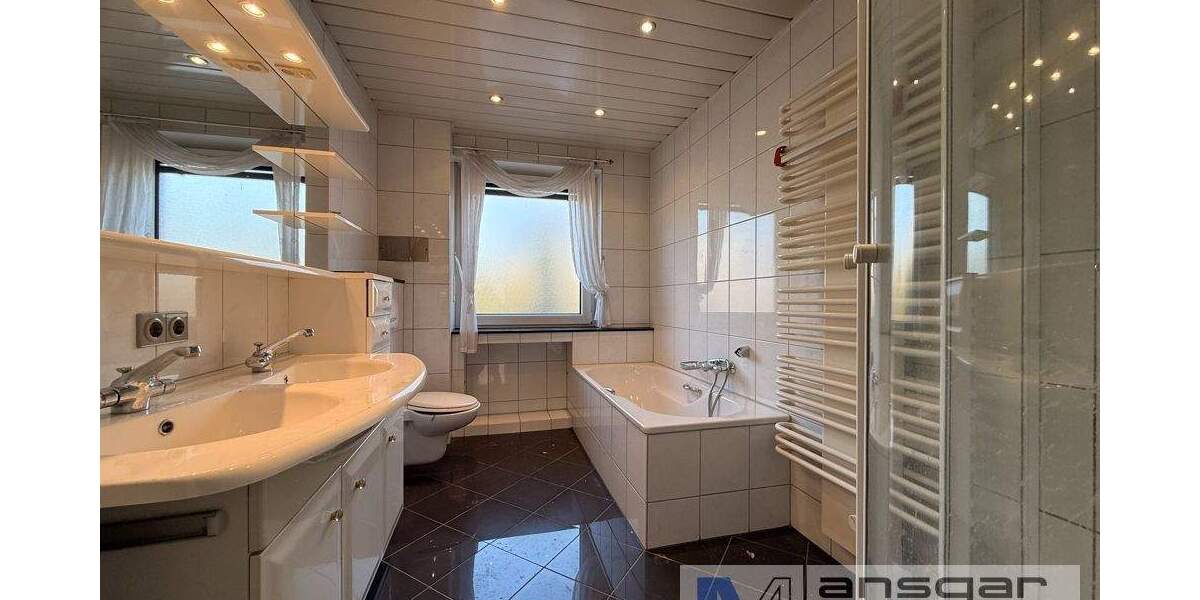 Mehrfamilienhaus, Wohnhaus Mönchengladbach / Heyden Rheydt - 6 Zimmer, 123 m&sup2;, 295.000&euro; | Angebot:25726251