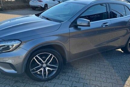 Mercedes-Benz GLA 200 196.076 km 11.900 &euro; Jülich 52428