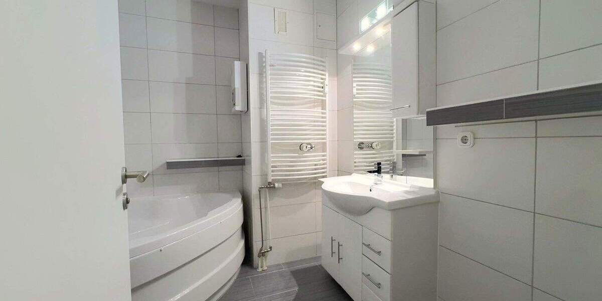 Terrassenwohnung Krefeld Cracau - 3 Zimmer, 101 m&sup2;, 219.000&euro; | Angebot:25686734