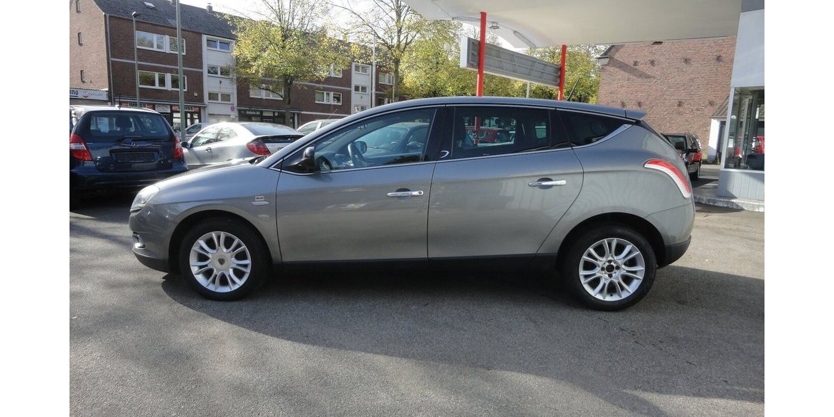 Lancia Delta Oro 1,9d 140 KW HU11/27 Klimatr+Navi+Leder 167.000 km 4.900 &euro; Neuss 41462