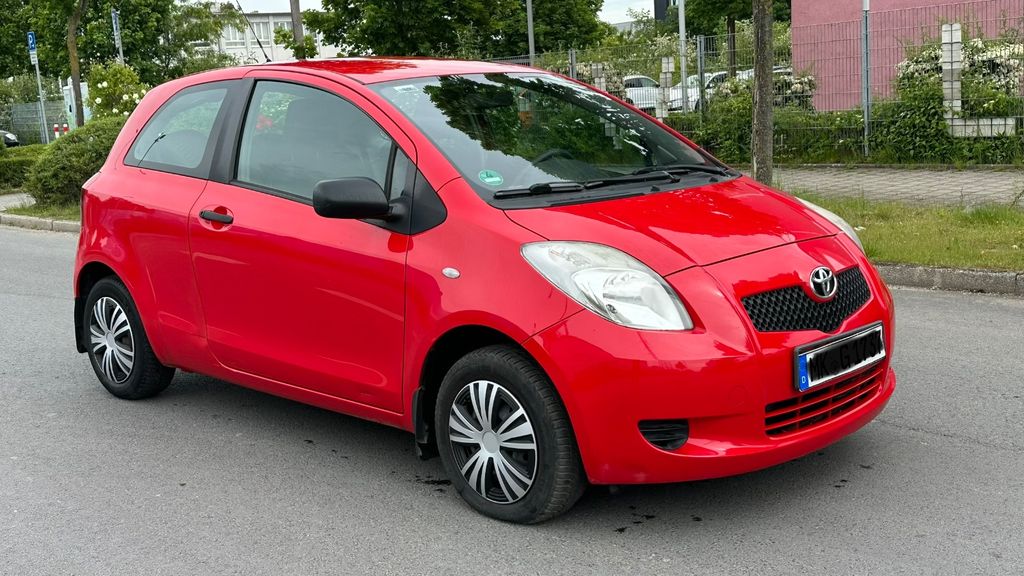 Toyota Yaris 154.500 km 2.490 &euro; Neuss 41460