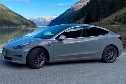 Tesla Model 3 175.000 km 18.900 &euro; Mönchengladbach 41069