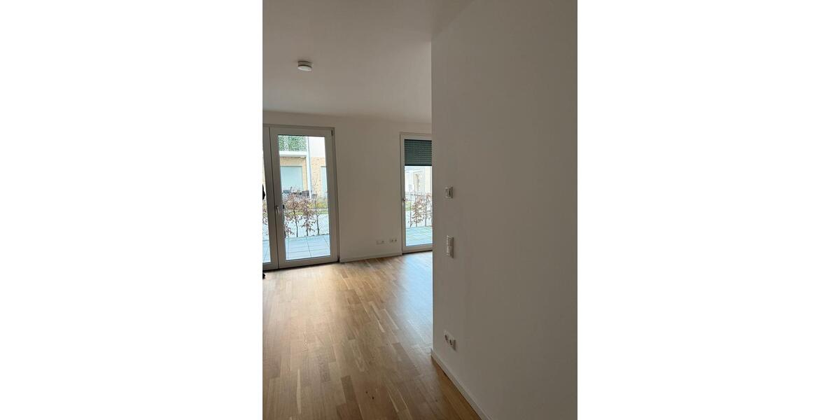 Erdgeschoßwohnung Mönchengladbach Nord - 1 Zimmer, 38 m&sup2;, 725&euro; | Angebot:25784102