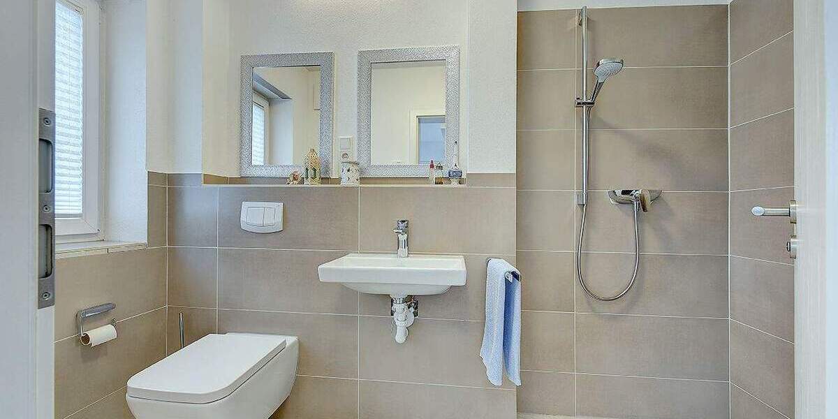 Einfamilienhaus Düsseldorf Unterrath - 5 Zimmer, 143 m&sup2;, 1.298.000&euro; | Angebot:25744337