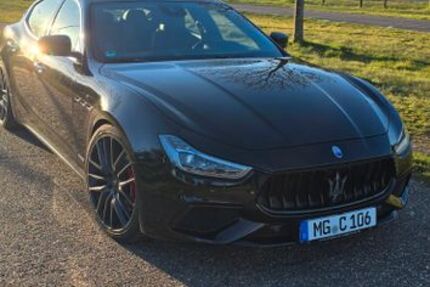 Maserati Ghibli 68.000 km 36.400 &euro; Mönchengladbach 41069