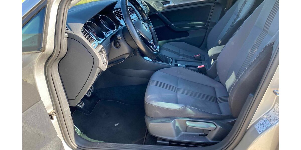 VW Golf 82.000 km 12.500 &euro; Erkelenz 41812