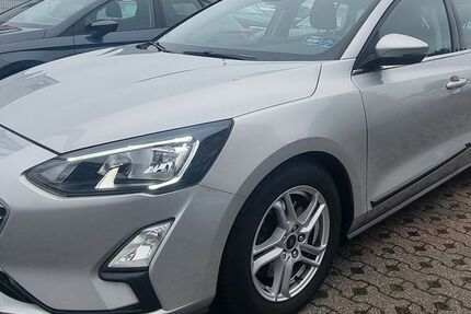 Ford Focus 116.869 km 9.998 &euro; Mönchengladbach 41063