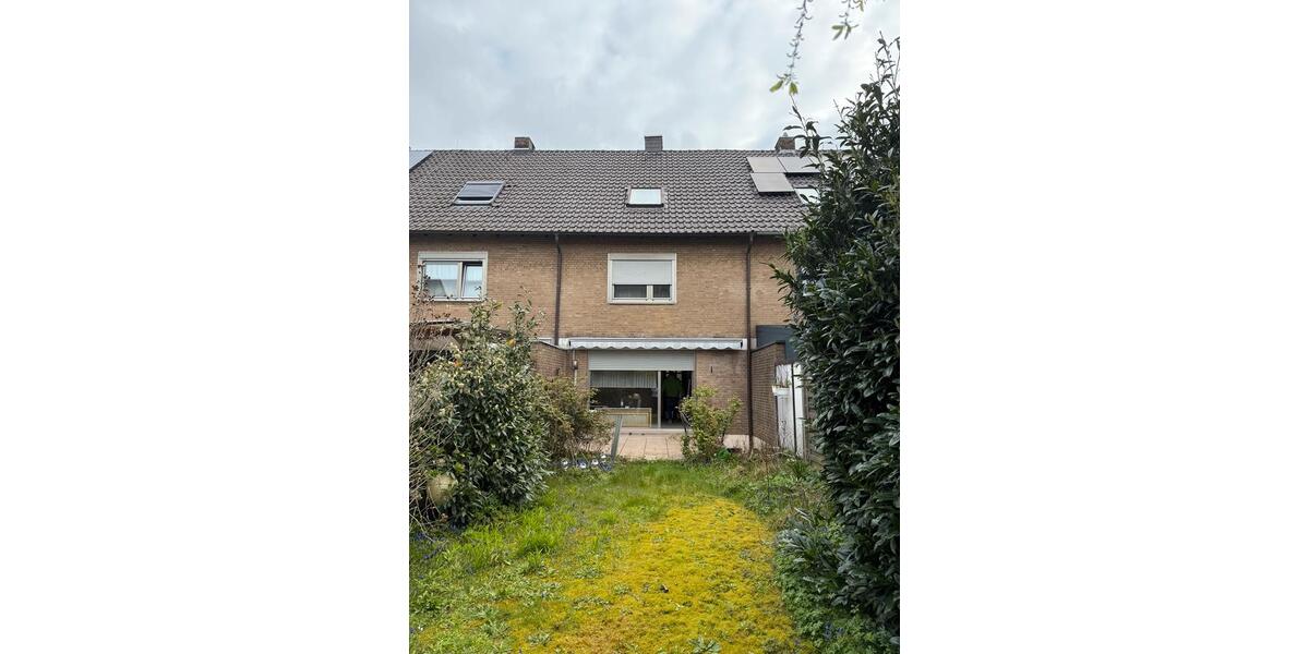 Reihenhaus Willich - 7 Zimmer, 130 m&sup2;, 350.000&euro; | Angebot:26037803