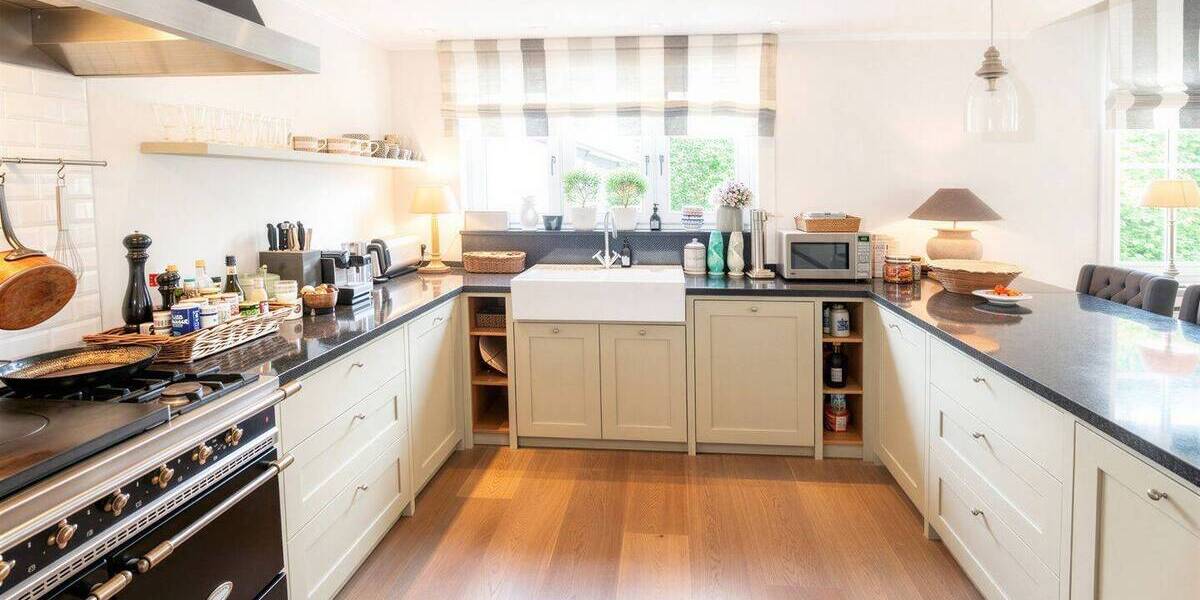 Einfamilienhaus Meerbusch Büderich - 9 Zimmer, 335 m&sup2;, 2.550.000&euro; | Angebot:26229702