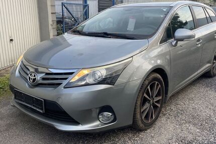 Toyota Avensis 228.000 km 5.490 &euro; Mönchengladbach 41238