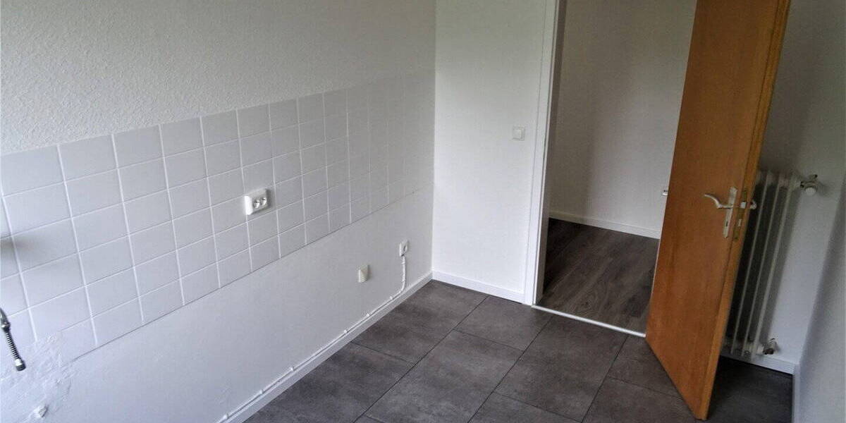Etagenwohnung Leverkusen Wiesdorf - 3 Zimmer, 76 m&sup2;, 880&euro; | Angebot:26197814
