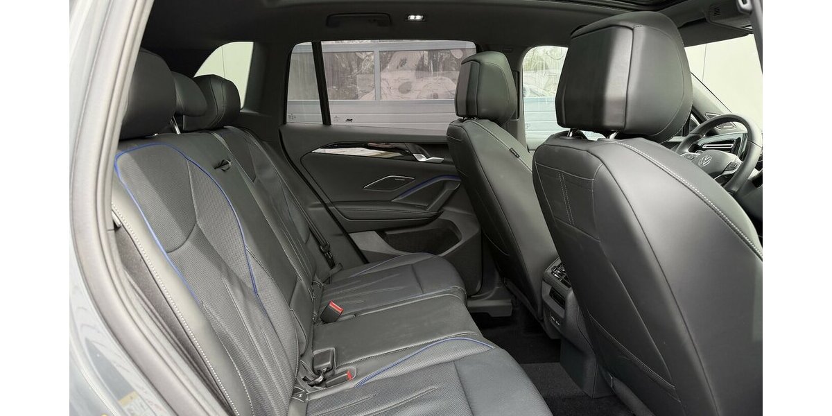 VW Tiguan R-Line/Pano/Memory/HUD/360°/Keyless 5.990 km 48.990 &euro; Mönchengladbach 41066