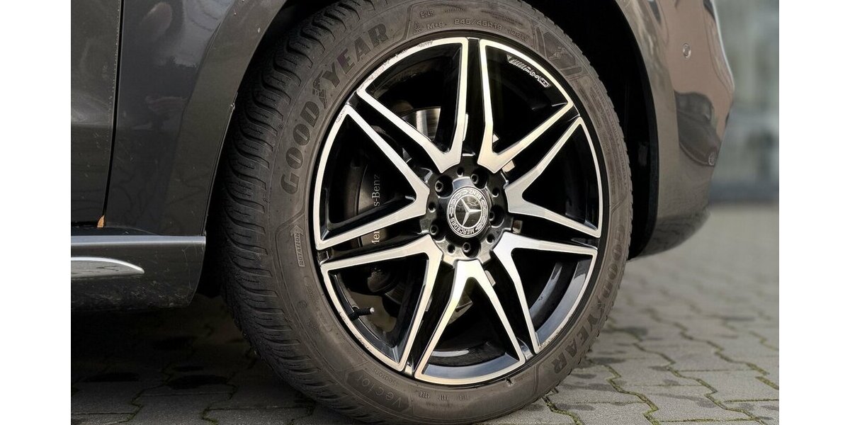 Mercedes-Benz V 300 d lang /4matic/ AMG / 8 Sitze/Pano/ El.tür 55.000 km 59.900 &euro; Mönchengladbach 41066