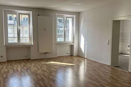 Wohnung Düsseldorf Stadtmitte - 2 Zimmer, 79 m&sup2;, 930&euro; | Angebot:27298318