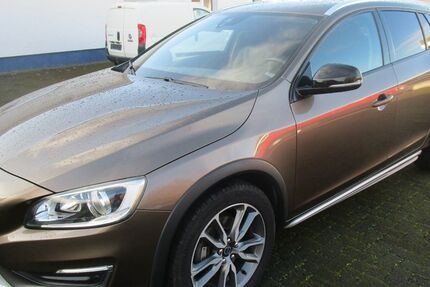 Volvo V60 Cross Country 98.000 km 16.990 &euro; BERGHEIM 50126