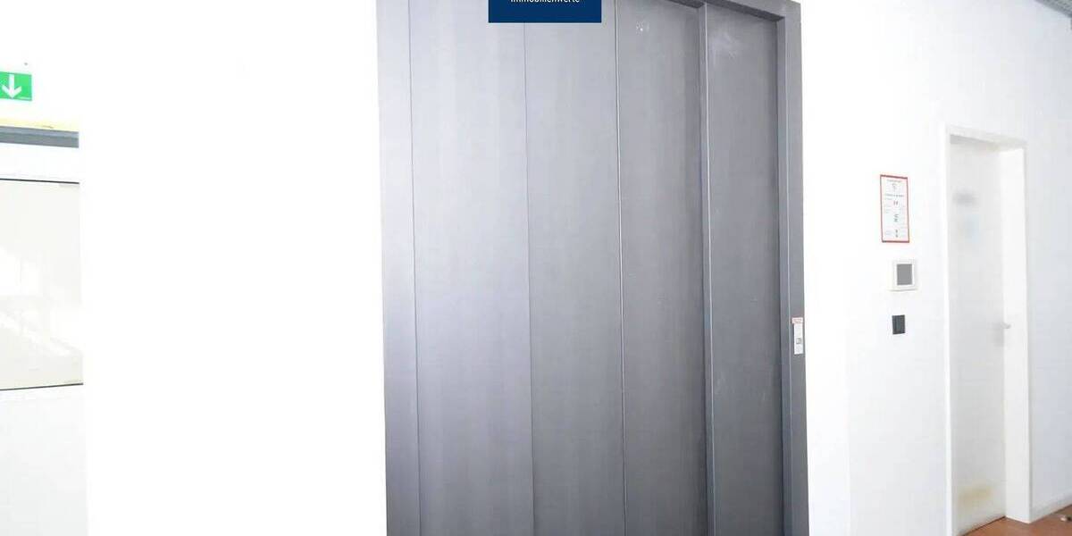 Gewerbeobjekt Düsseldorf Lichtenbroich - 8 Zimmer, 360 m&sup2;, 2.880&euro; | Angebot:26188709