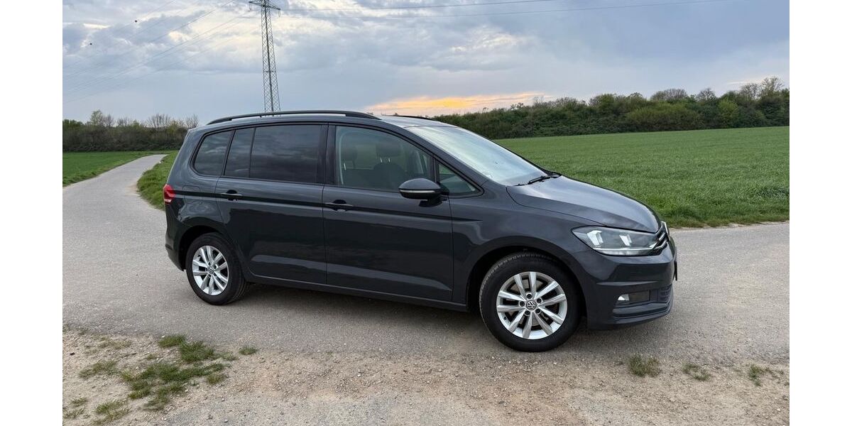 VW Touran 218.000 km 12.500 &euro; Mönchengladbach 41239
