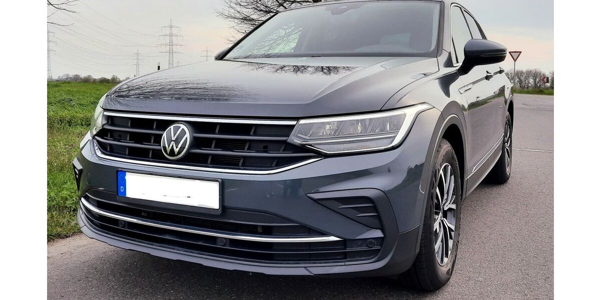 VW Tiguan 74.300 km 24.500 &euro; Neuss 41472