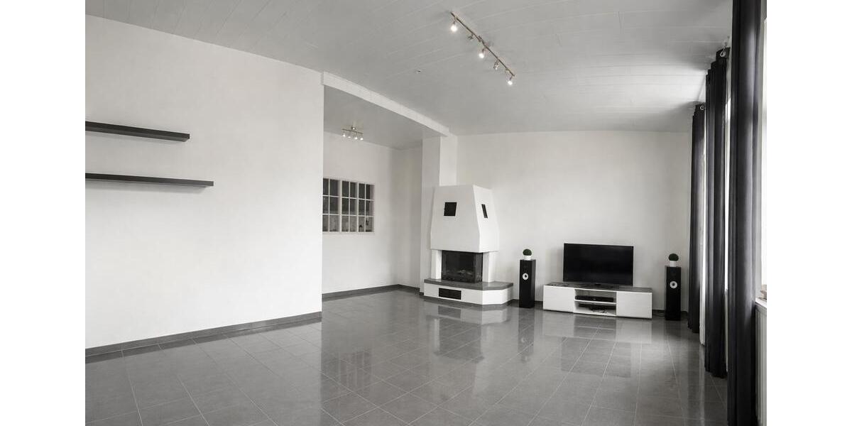 Etagenwohnung Mönchengladbach Nord - 3 Zimmer, 110 m&sup2;, 1.250&euro; | Angebot:26042324