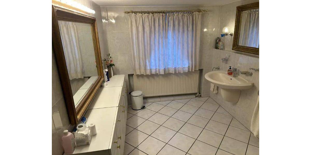 Bauernhaus, Landhaus Schwalmtal Vogelsrath - 8 Zimmer, 220 m&sup2;, 440.000&euro; | Angebot:25684705