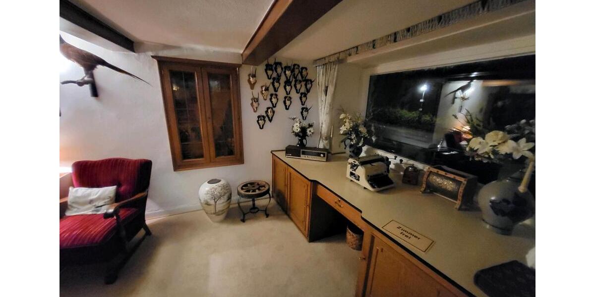 Einfamilienhaus Krefeld Gellep-Stratum - 10 Zimmer, 250 m&sup2;, 1.700&euro; | Angebot:25313036