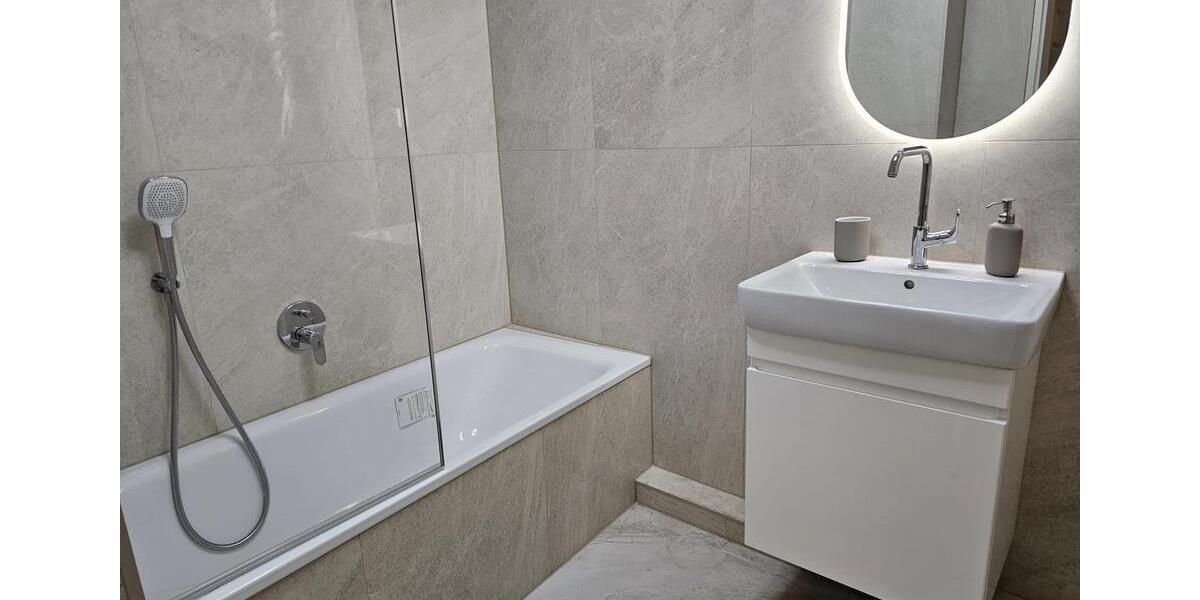 Etagenwohnung Düsseldorf Pempelfort - 3 Zimmer, 89 m&sup2;, 2.600&euro; | Angebot:26305500