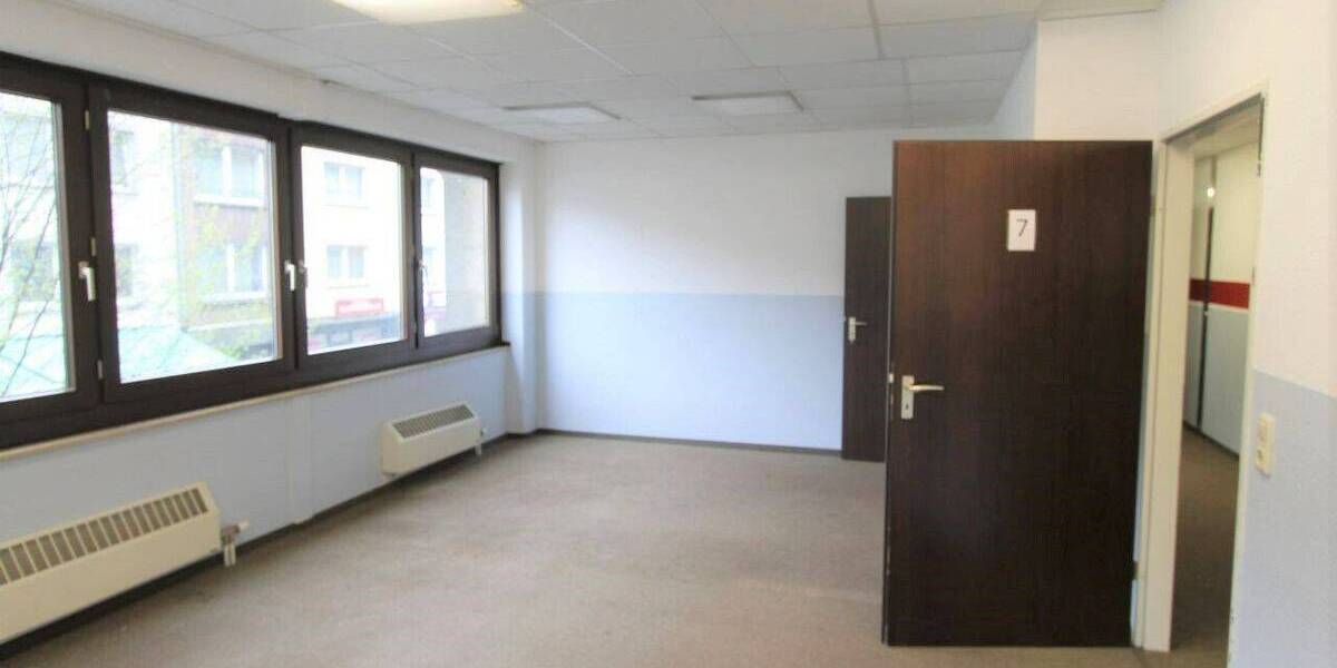 Gewerbeobjekt Krefeld Stadtmitte - 9 Zimmer, 214 m&sup2;, 1.200&euro; | Angebot:25684500