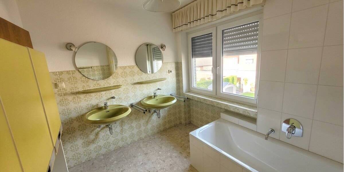 Reihenmittelhaus Grevenbroich Neurath - 4 Zimmer, 134 m&sup2;, 359.000&euro; | Angebot:26092417