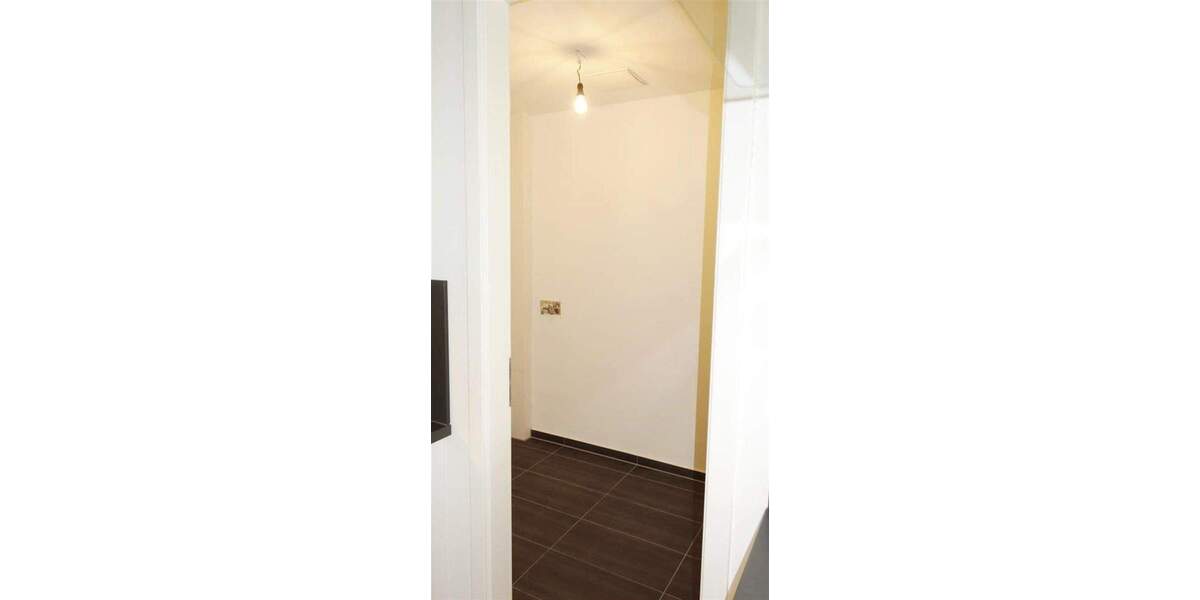 Zimmer Mönchengladbach Stadtmitte - 3 Zimmer, 87 m&sup2;, 1.158&euro; | Angebot:25707467