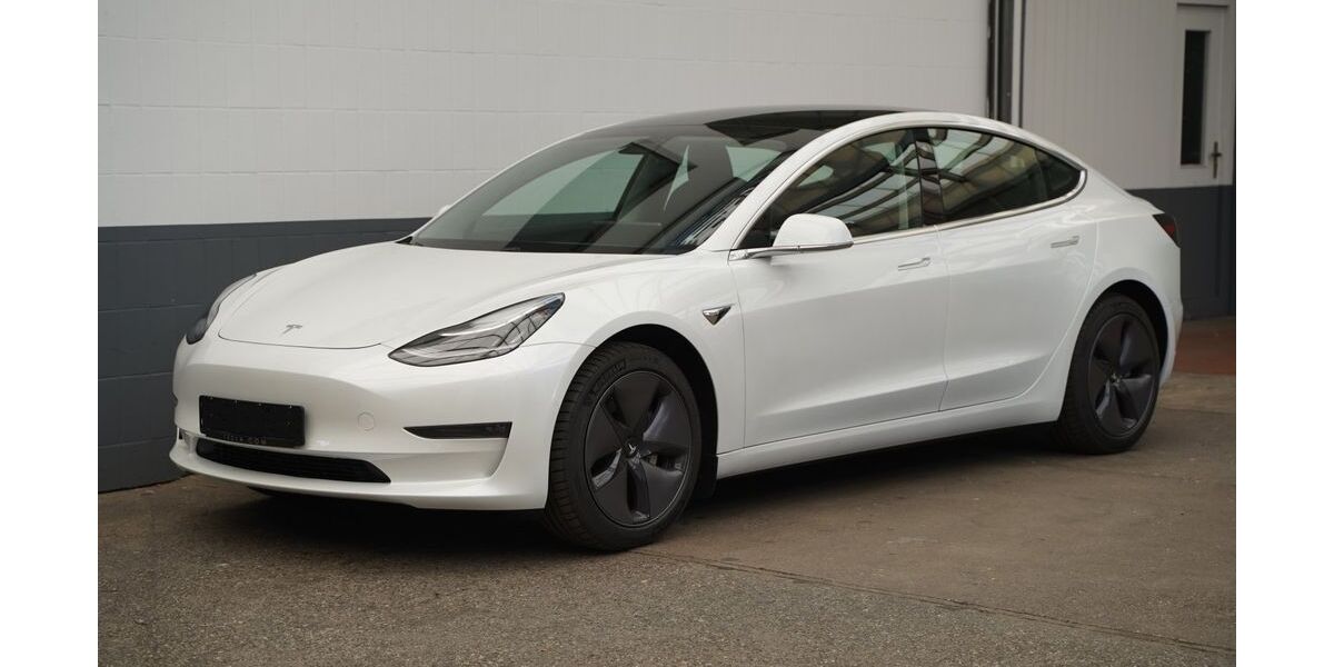 Tesla Model 3 97.145 km 24.950 &euro; Mönchengladbach 41236
