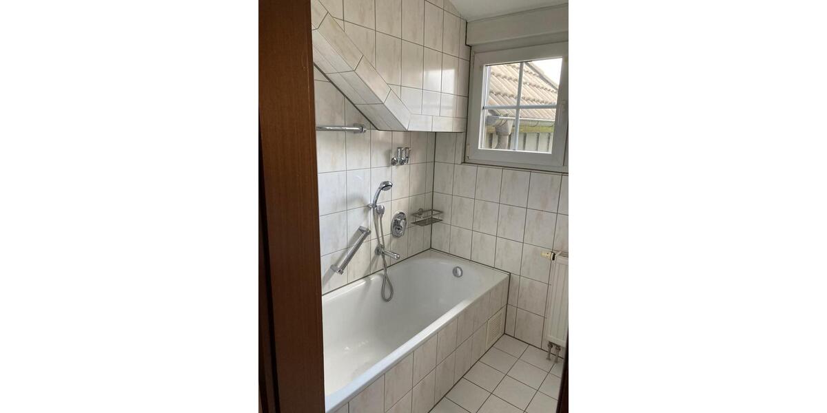 Dachgeschoßwohnung Hückelhoven - 3 Zimmer, 73 m&sup2;, 650&euro; | Angebot:25219281