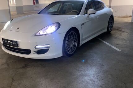 Porsche Panamera 90.000 km 27.500 &euro; Krefeld 47798