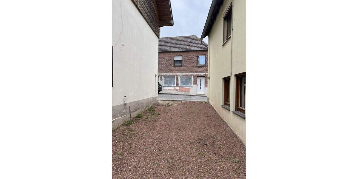 Einfamilienhaus Mönchengladbach-Wickrathberg Wickrathberg - 8 Zimmer, 200 m&sup2;, 270.000&euro; | Angebot:25703873