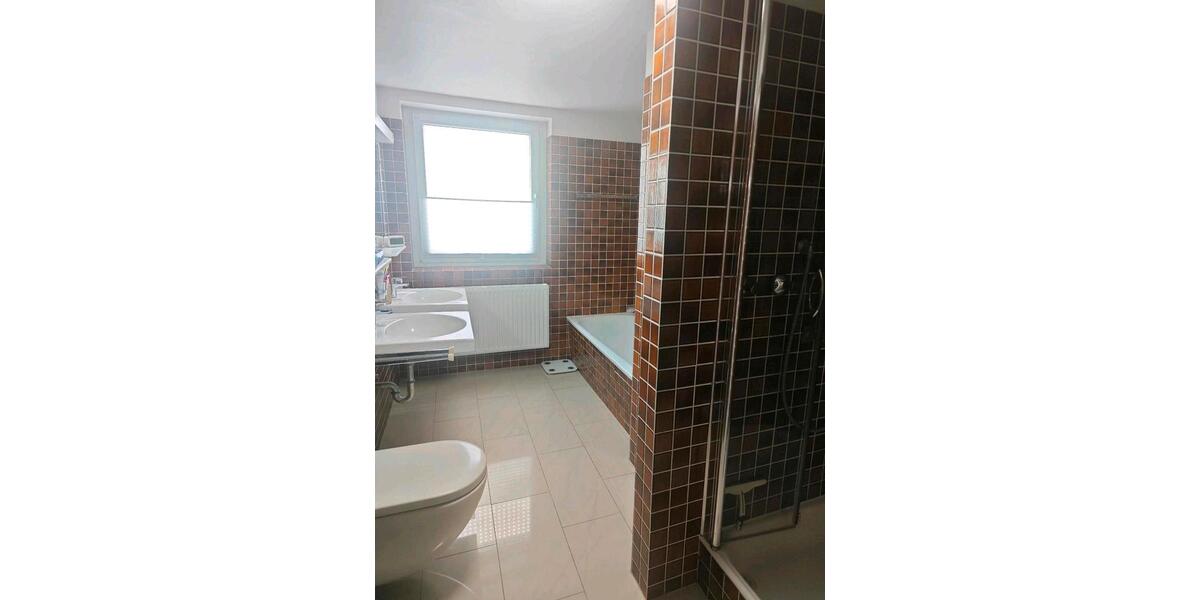 Einfamilienhaus Jüchen - 5 Zimmer, 200 m&sup2;, 3.400&euro; | Angebot:26248497
